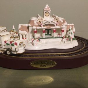 Avon 2002 Christmas motorized train